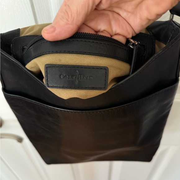 Cole Haan full leather crossbody messenger bag with flap - Picture 2 of 4